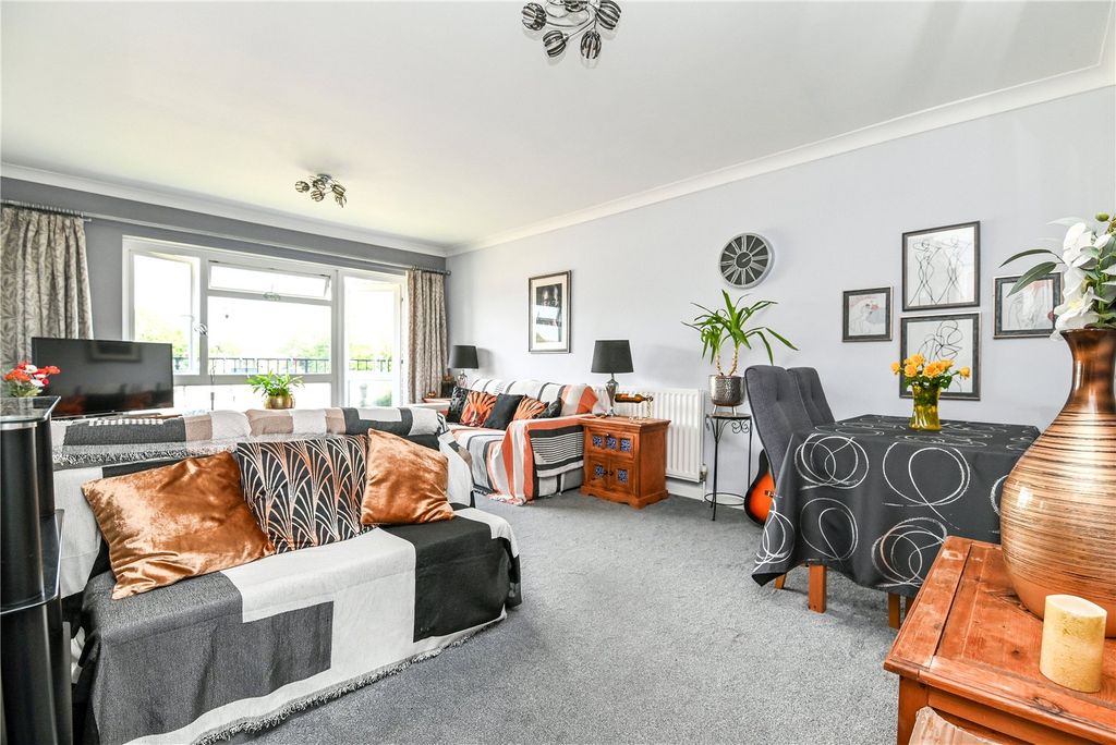 Property photo 2 of 15 Picture No. 04