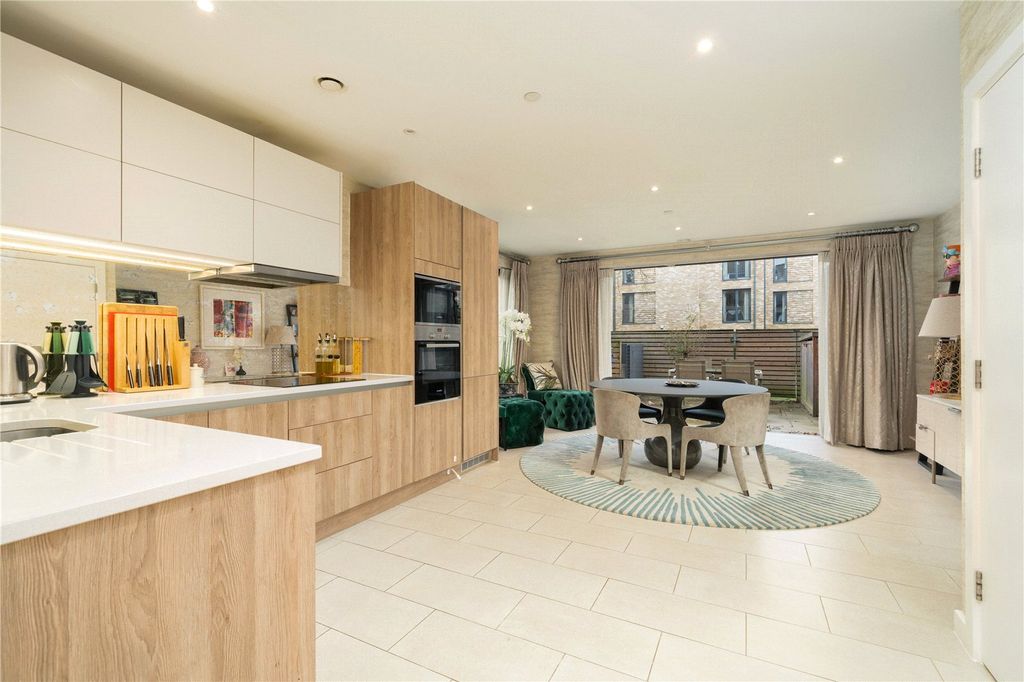 Property photo 2 of 15 Kitchen/Dining