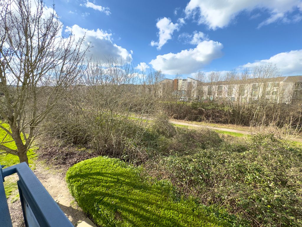 Property photo 2 of 13 Listing_459608_0028_00ce59B7