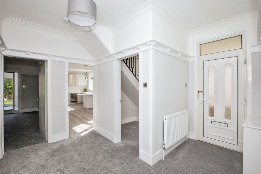 Property photo 2 of 26 Entrance Hallway