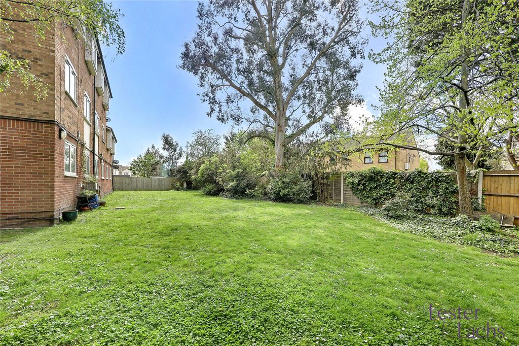 Property photo 2 of 16 Picture No. 17