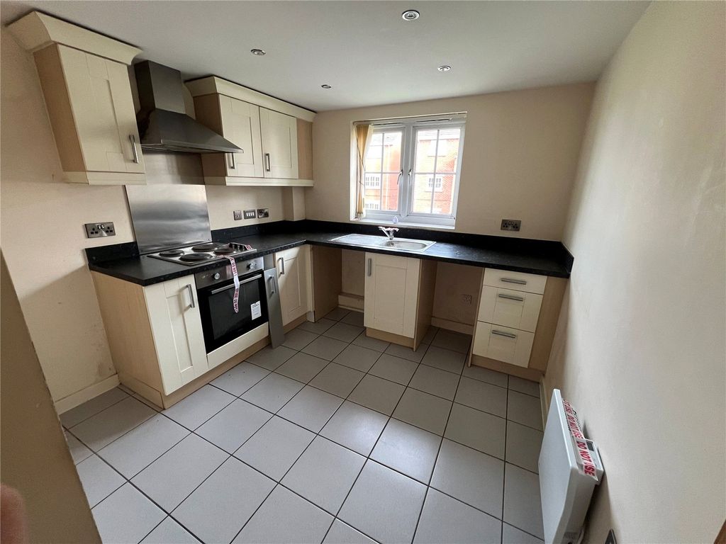 Property photo 2 of 8 Kitchen