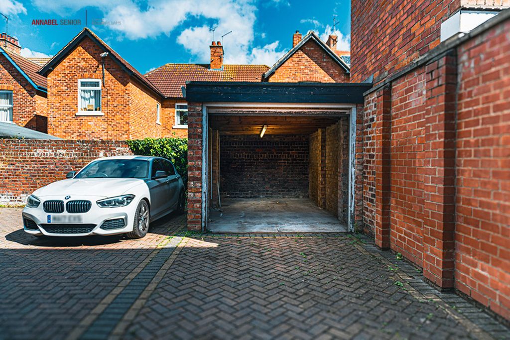 Property photo 3 of 19