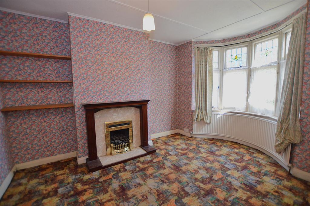 Property photo 2 of 11 33 Lyndhurst Avenue Dining Room.Jpg