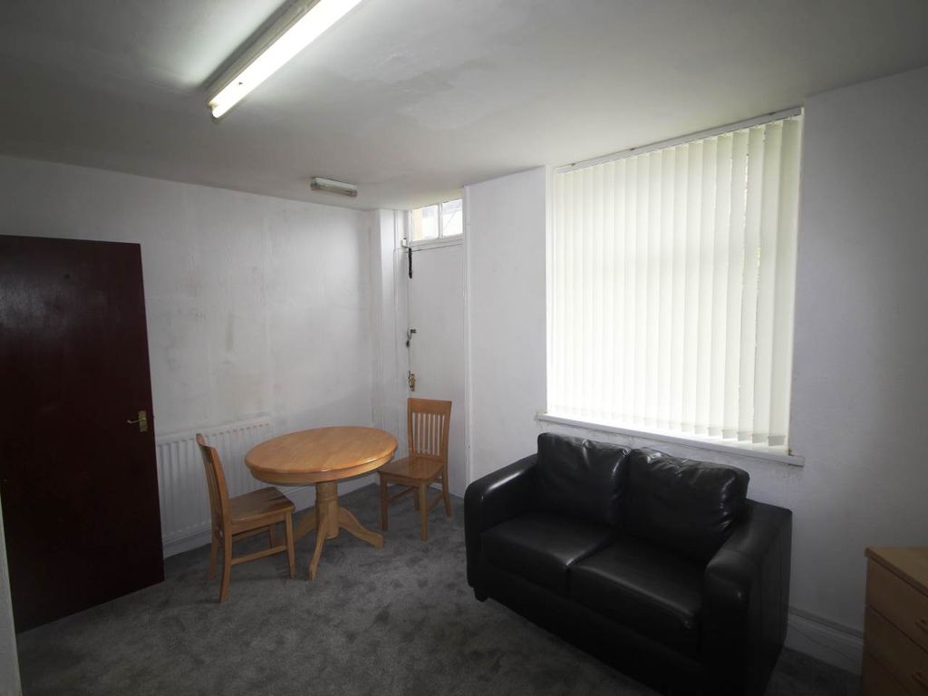 Property photo 2 of 6 Living Room