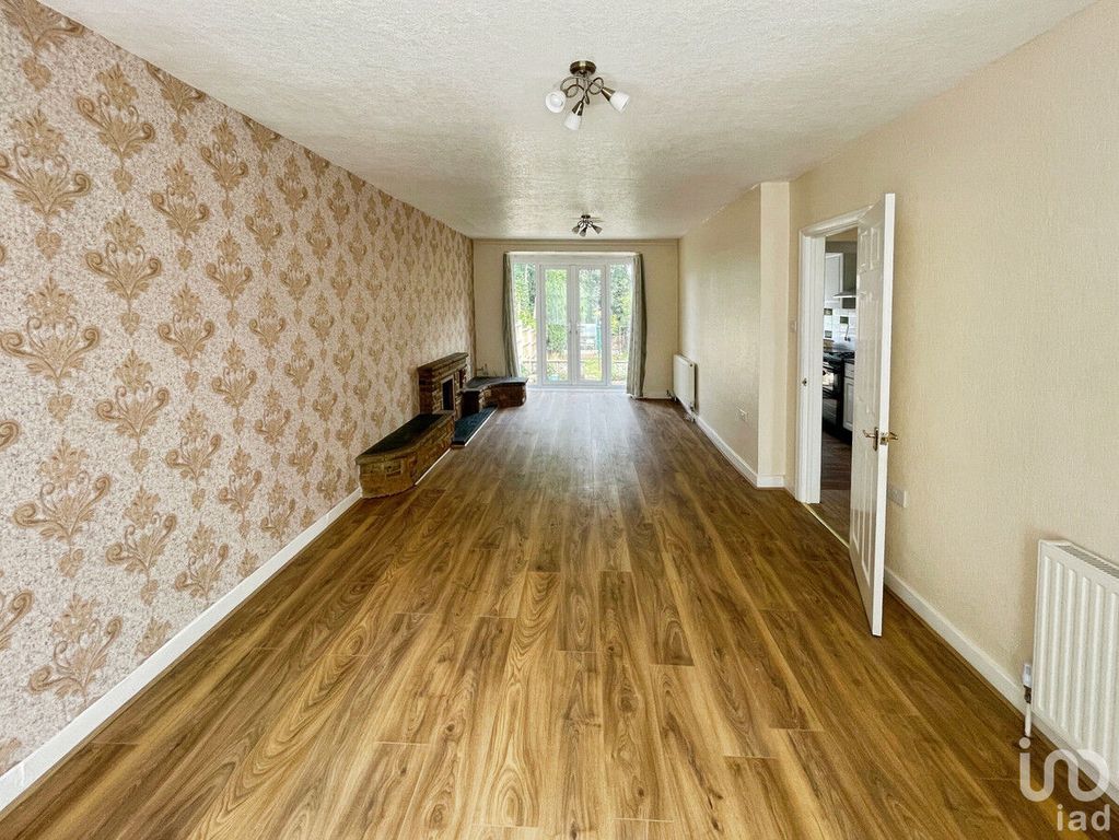Property photo 3 of 12