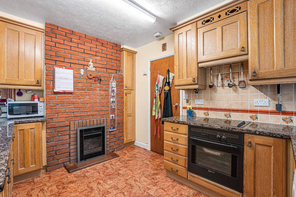 Property photo 3 of 36 Picture No. 11