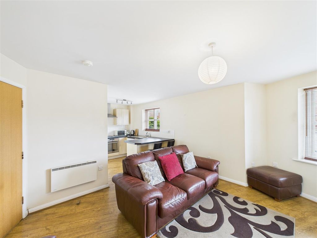 Property photo 3 of 9 Cam03303G0-Pr0251-Still005.Jpg