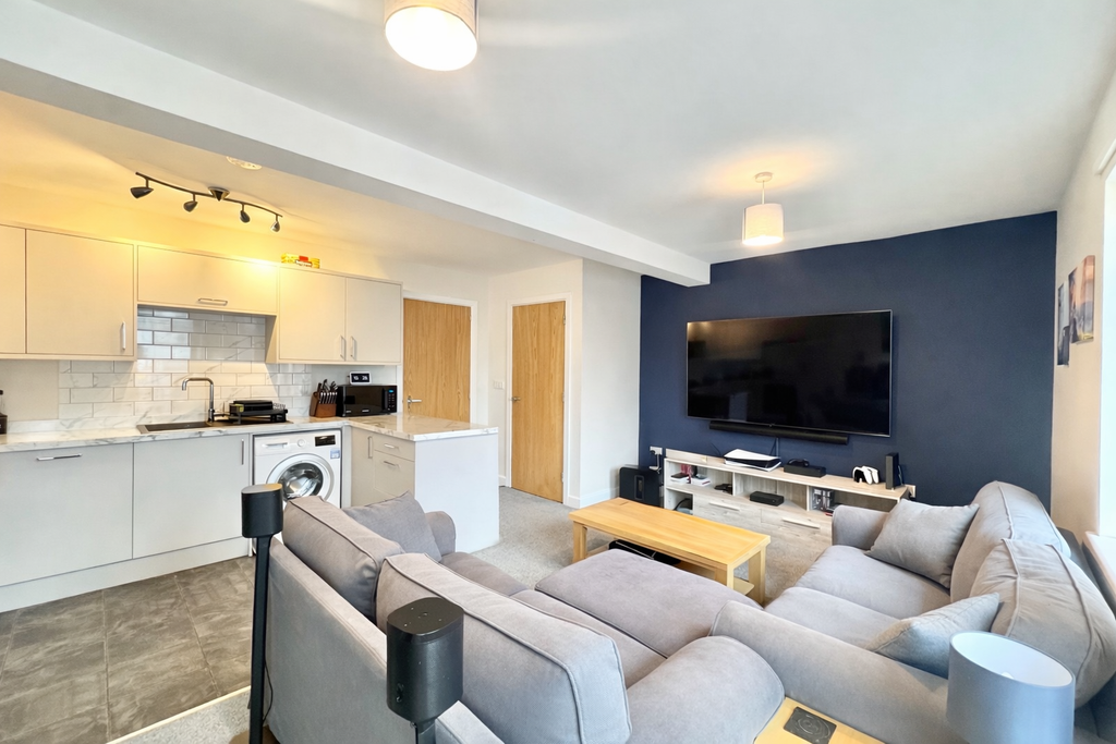 Property photo 2 of 9 Living Kitchen Diner