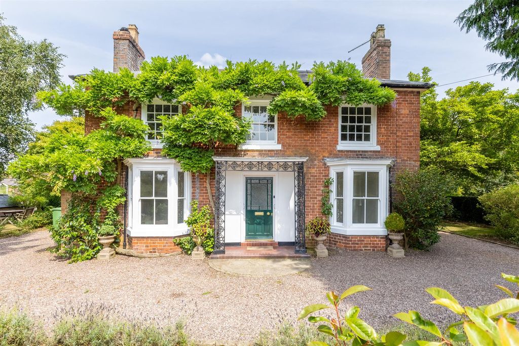 Property photo 2 of 10 Holmside-3.Jpg