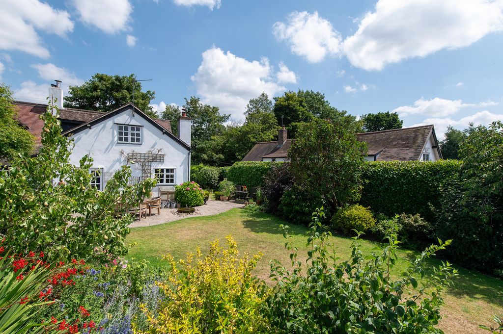 Property photo 2 of 43