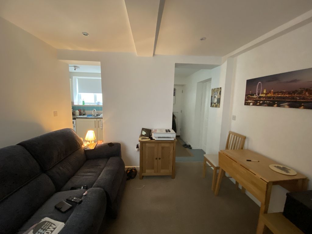 Property photo 3 of 7 Gallery