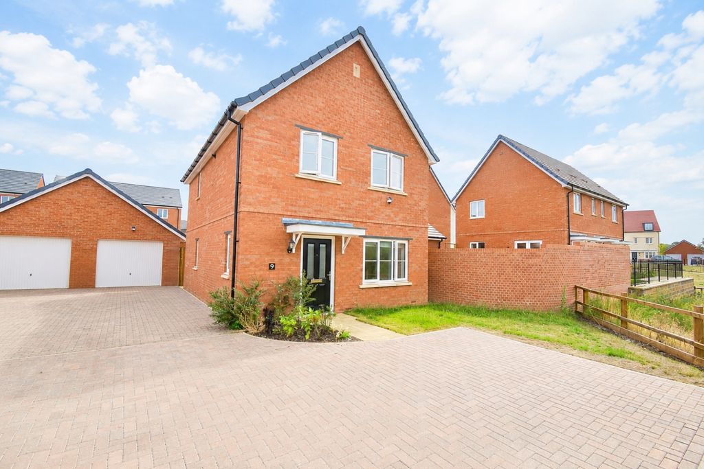 Property photo 1 of 14 External