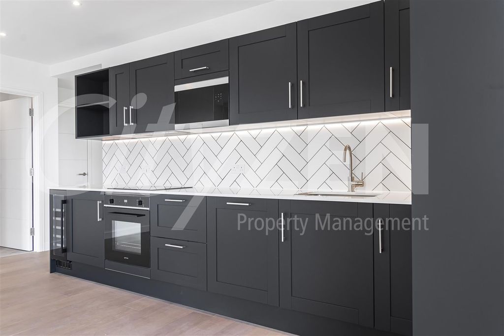 Property photo 2 of 48 Kitchen