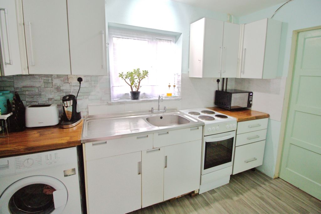 Property photo 2 of 12 68E7983c-Img_6406