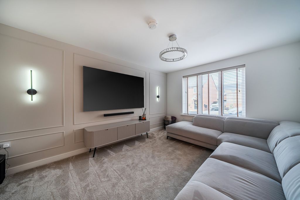 Property photo 2 of 18