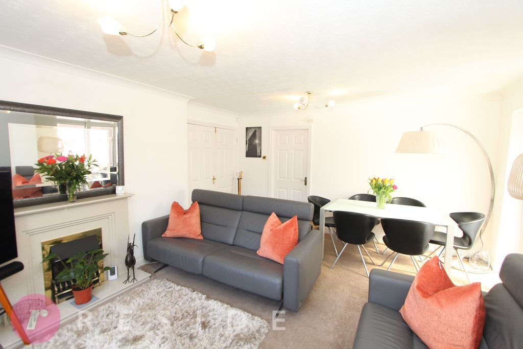 Property photo 2 of 20 Lounge