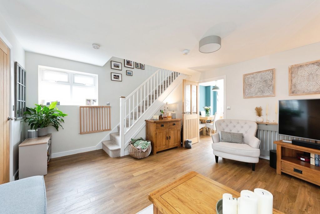 Property photo 2 of 20 Reception