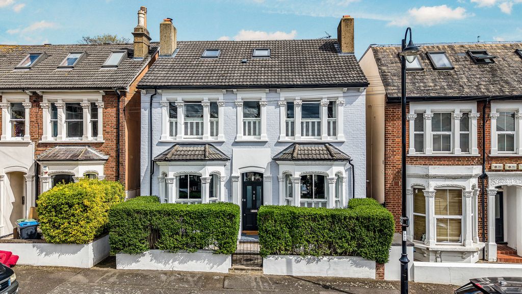 Property photo 1 of 26