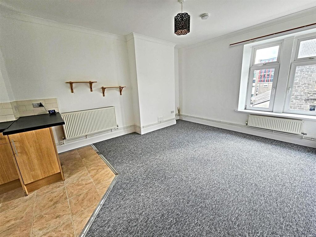 Property photo 2 of 8 Open Plan Lounge