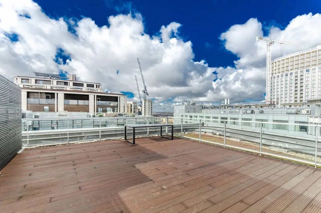 Property photo 3 of 23 Photo 16