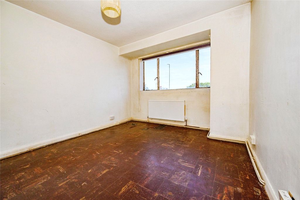 Additional image 9 of 3 bed flat for saleWest Street, Dunstable, Bedfordshire LU6