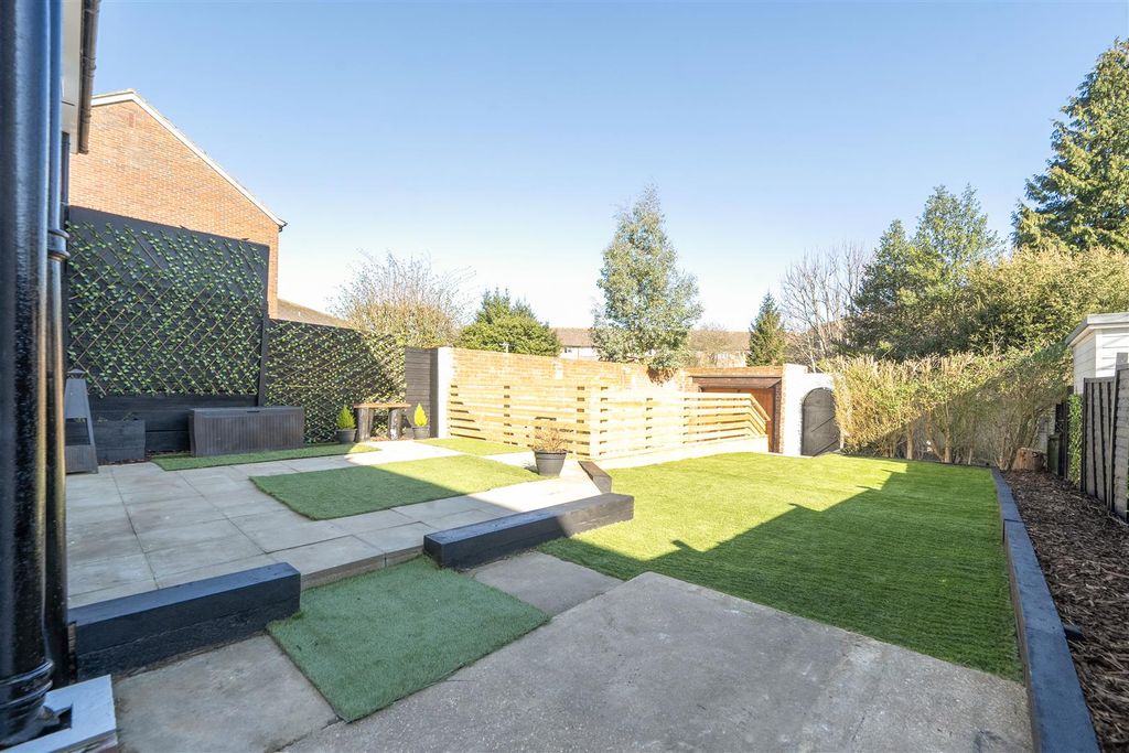 Property photo 2 of 21 1431546-7-69ba7E53137c5.Jpg