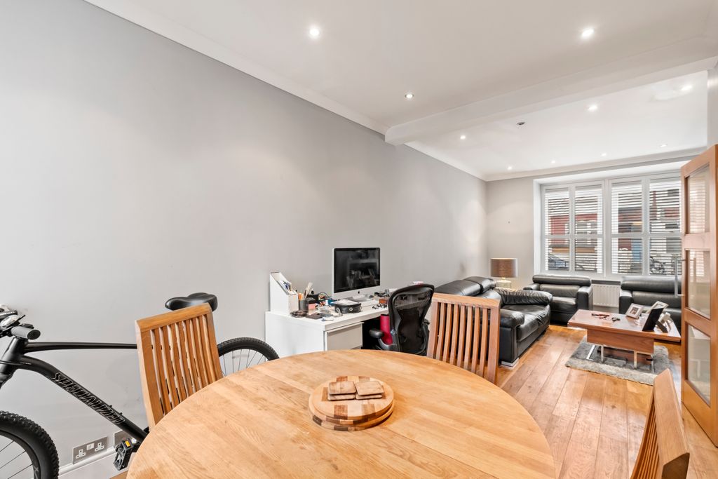 Property photo 3 of 10 Picture No. 18