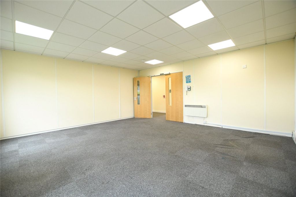 Property photo 3 of 6 Picture No. 10