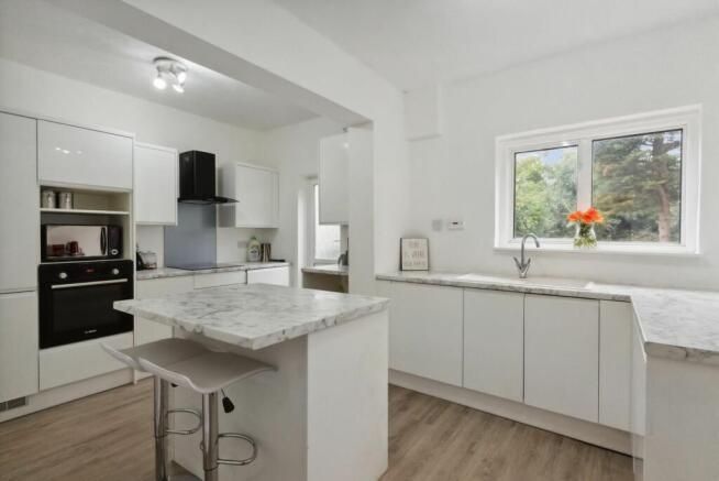 Property photo 3 of 11 237941_5860Af71-Ff37-4B96-9c6A-9E1576B9E974_Img_03