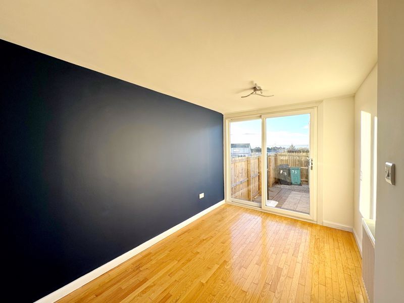 Property photo 3 of 12 Photo 7