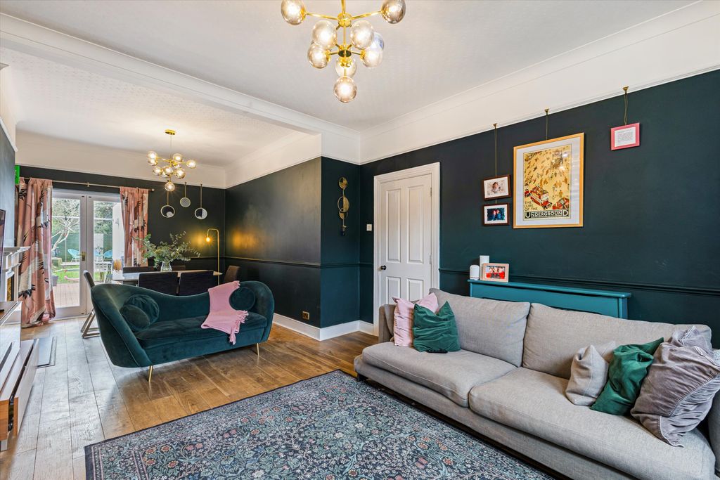 Property photo 3 of 13 Image