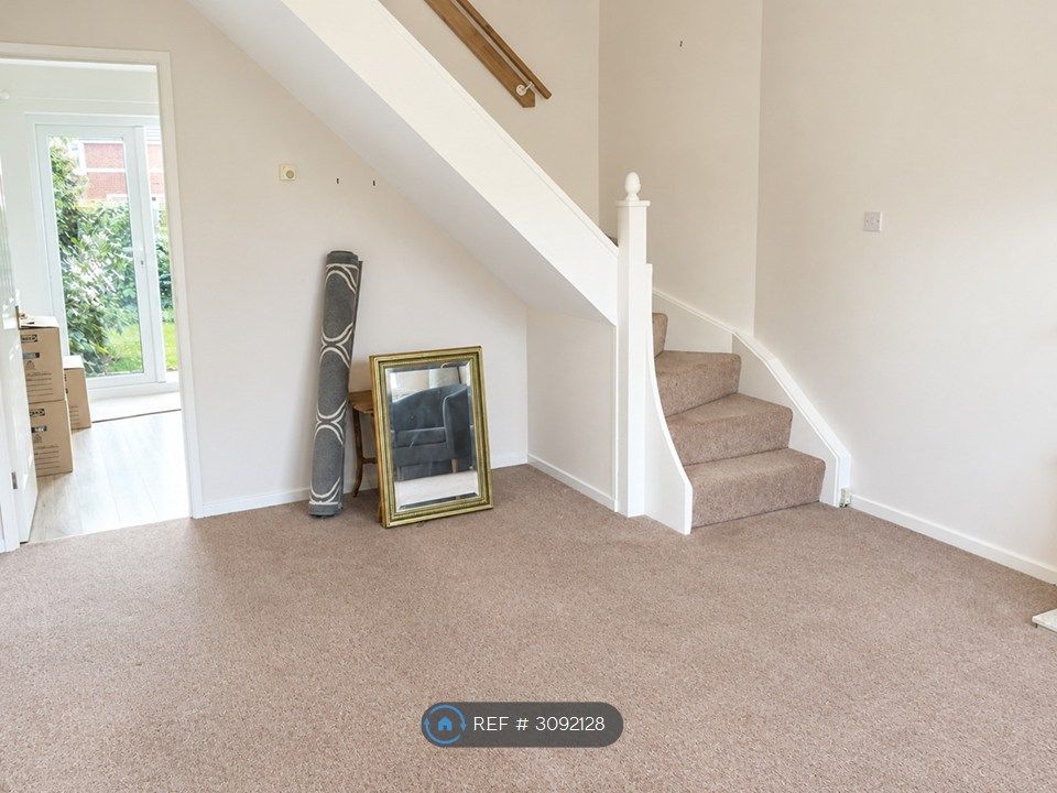 Property photo 3 of 10 Living Room