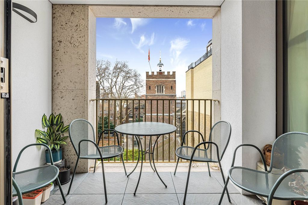 Property photo 3 of 26 Balcony