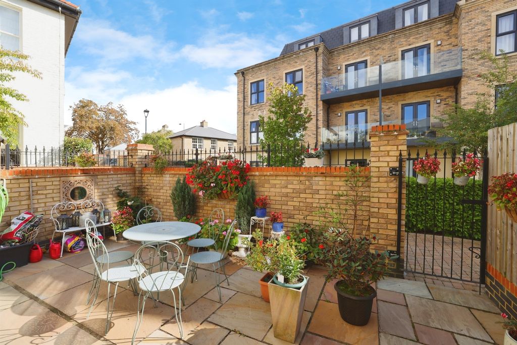 Property photo 2 of 15