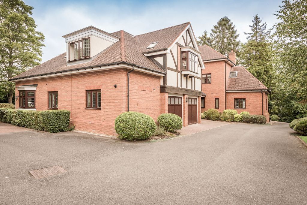 Property photo 2 of 50