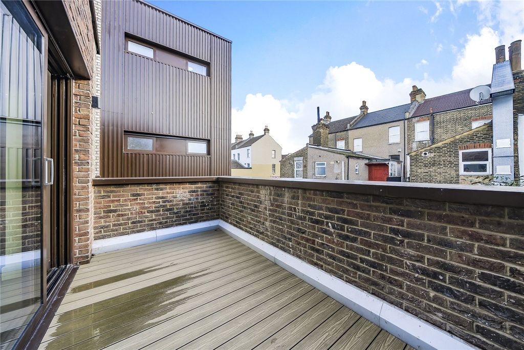 Property photo 2 of 11 Picture No. 20