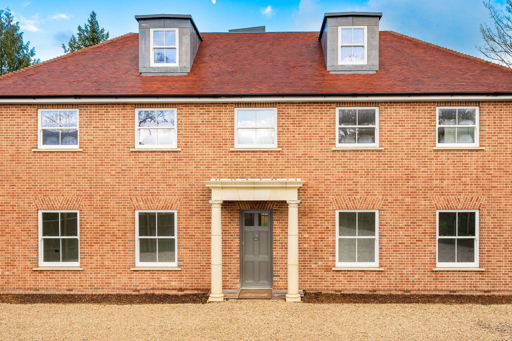 Property photo 3 of 9