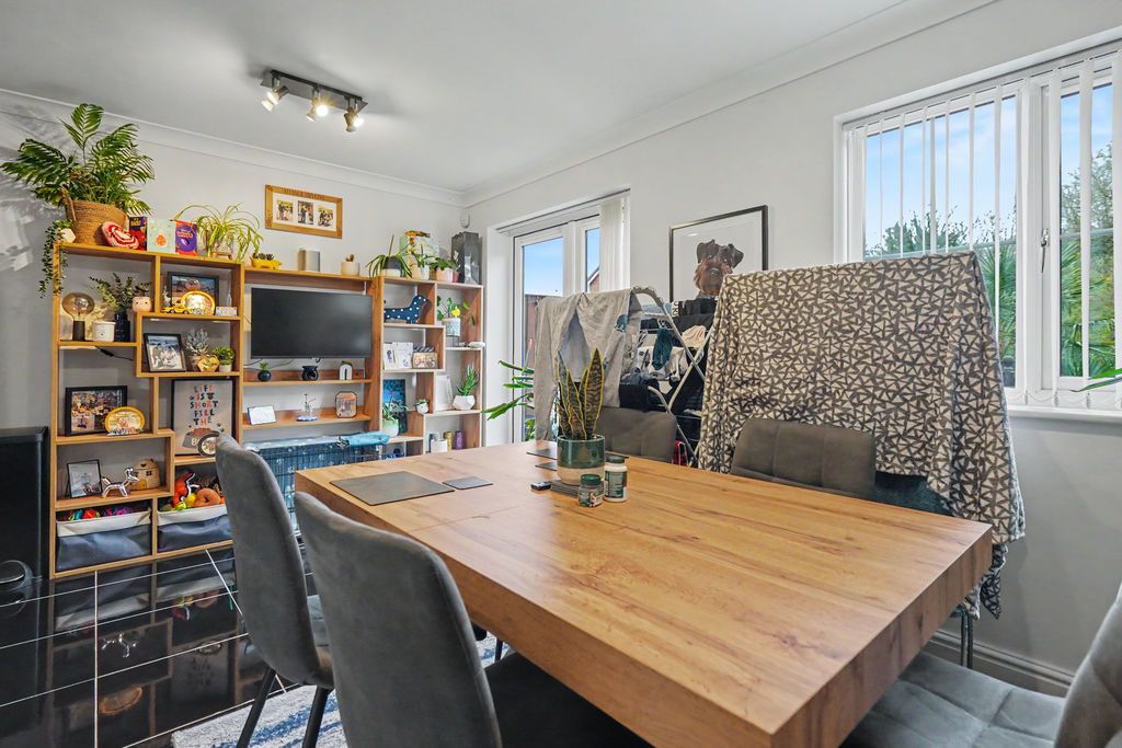 Property photo 3 of 30 Photo 23