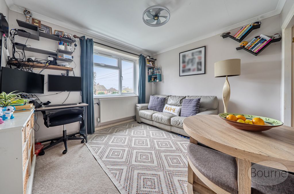 Property photo 2 of 21 303792Ca-9475-4A5...