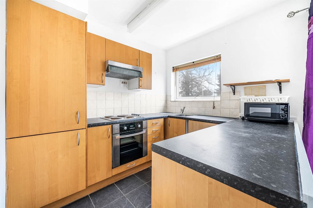 Property photo 2 of 7 Kitchen