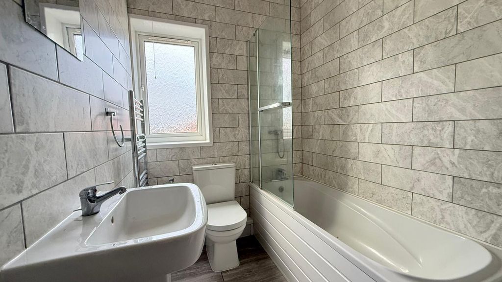 Property photo 1 of 6 Image