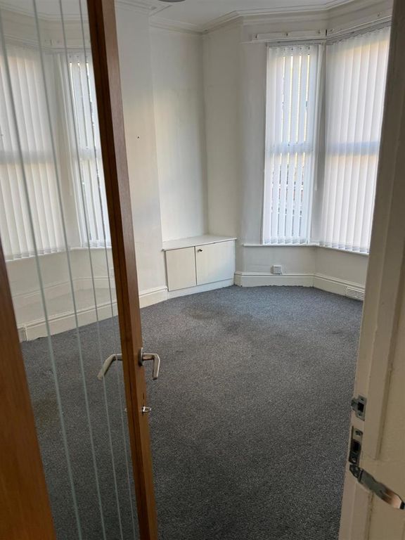 Property photo 3 of 4 Living Room.Jpeg