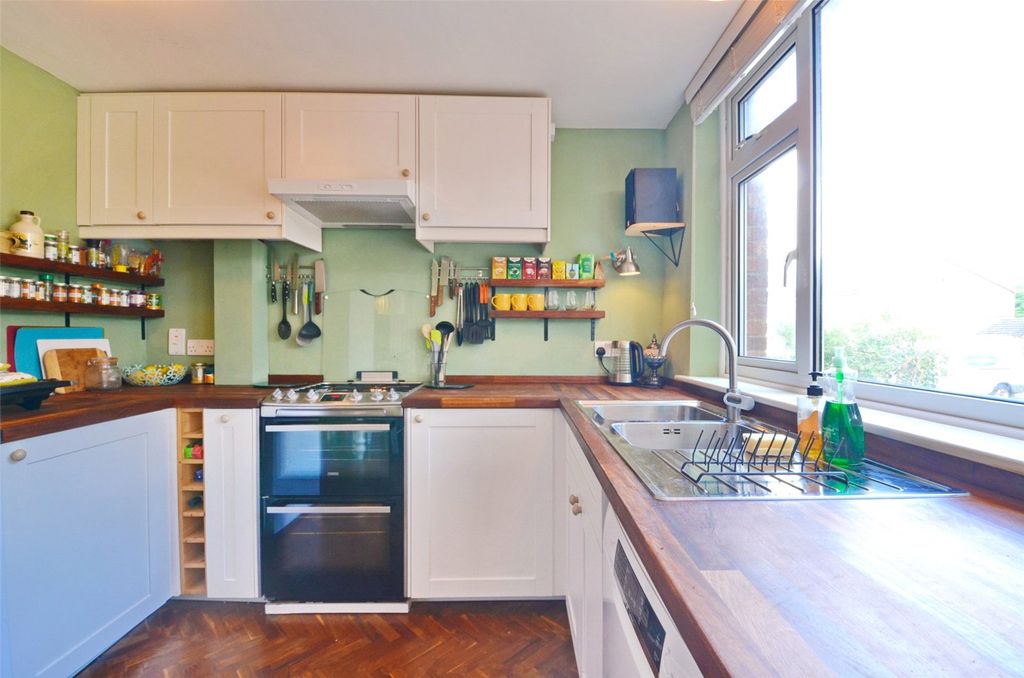 Property photo 3 of 22 Picture No. 02