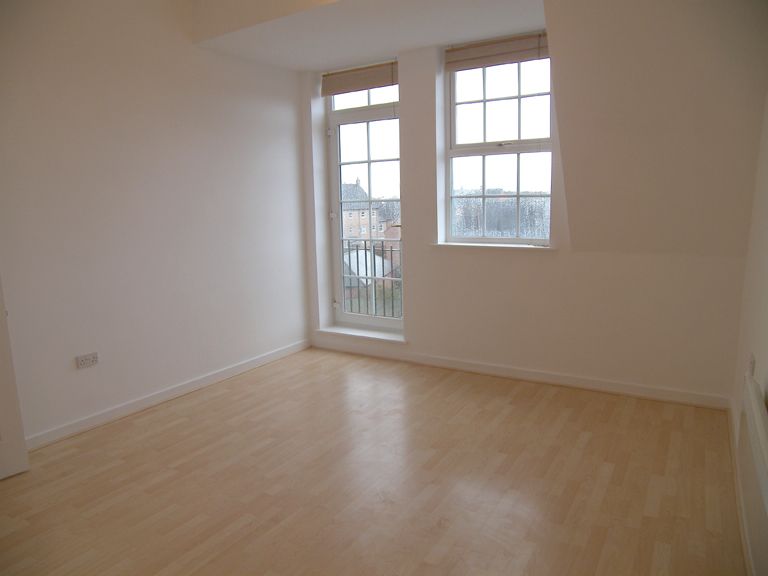 Property photo 2 of 6 Photo 4