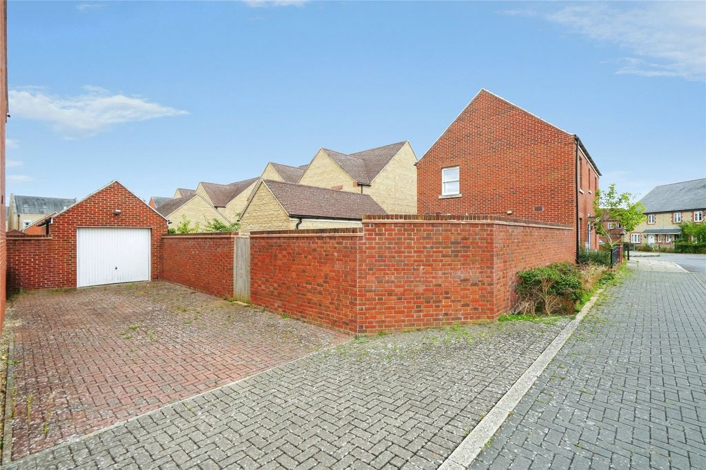 Property photo 2 of 15 Picture No. 16