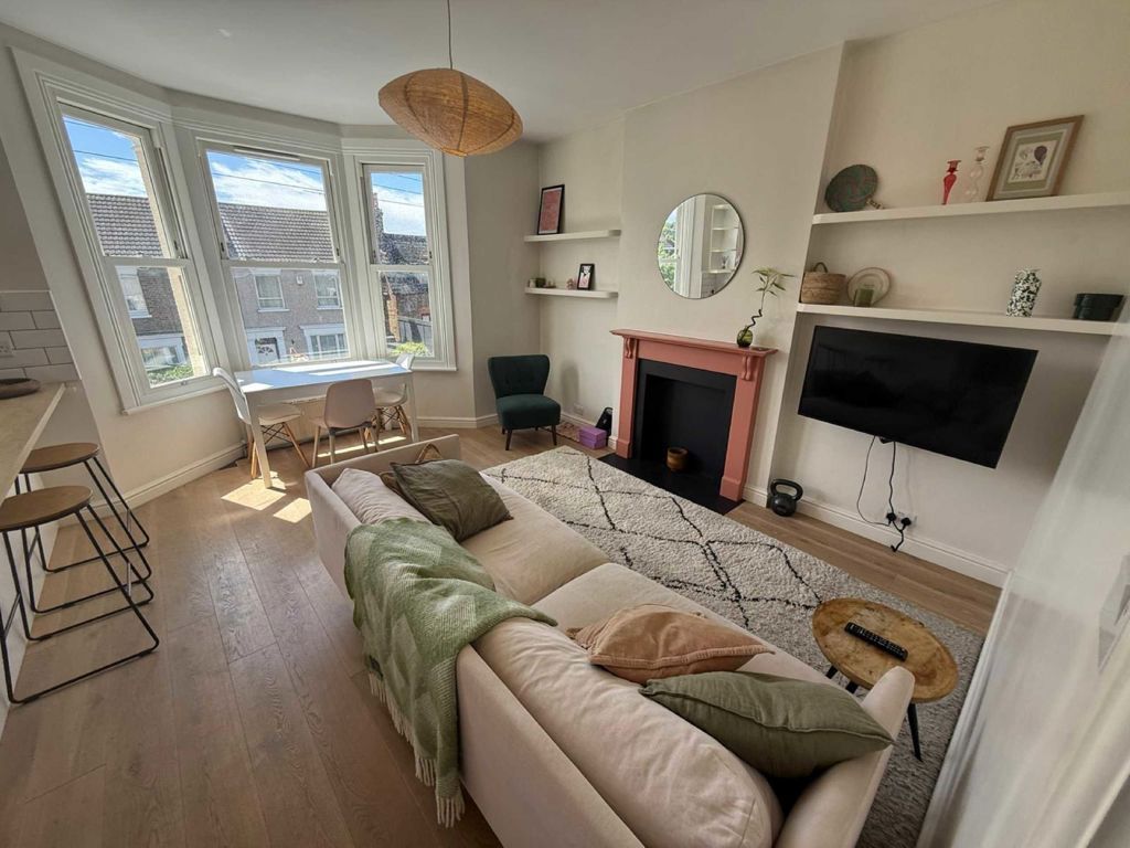 Property photo 1 of 6