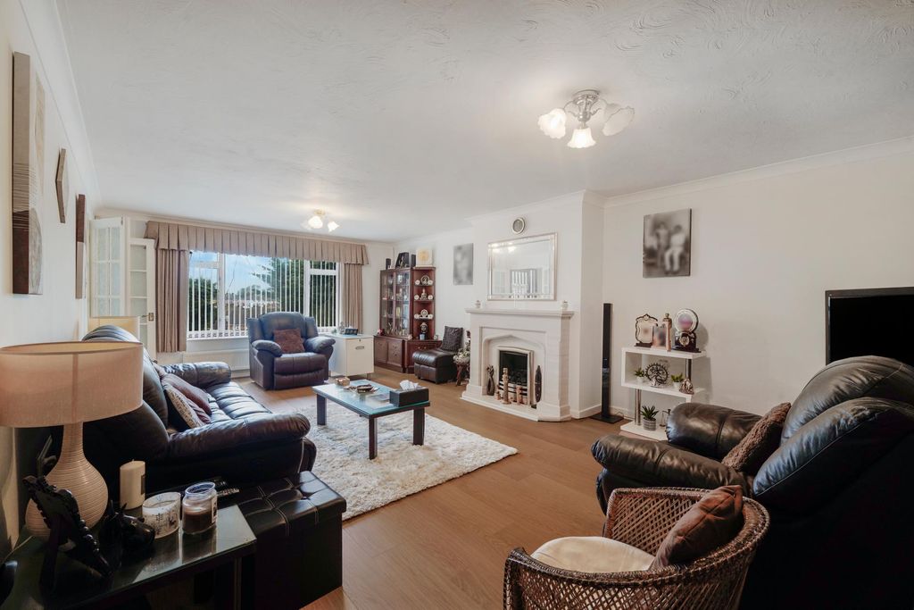 Property photo 3 of 15 Photo 2