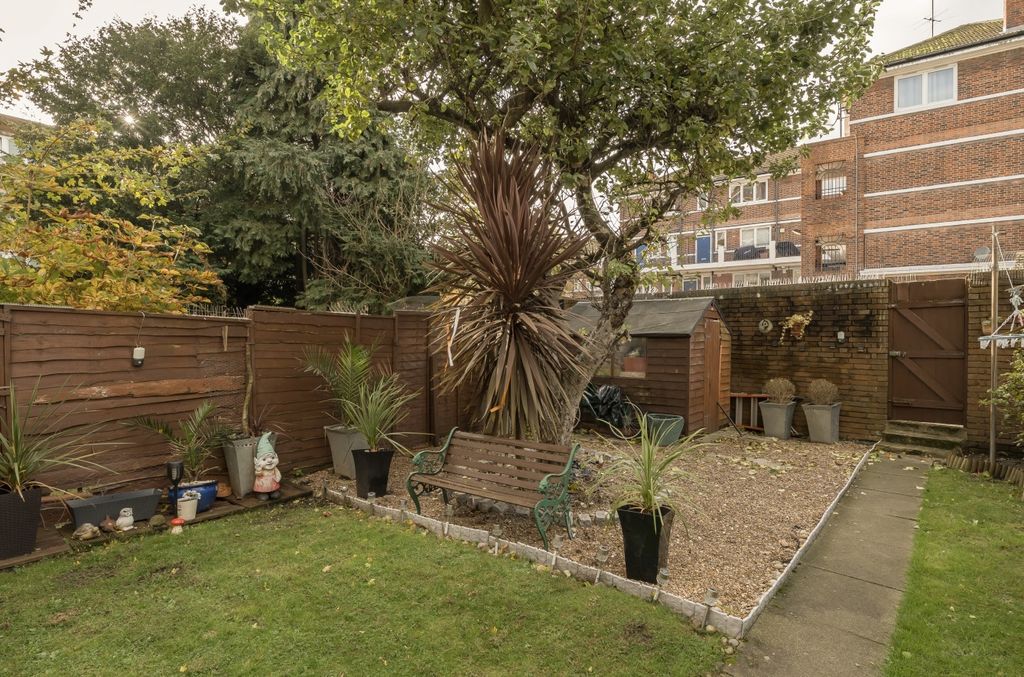 Property photo 3 of 16 Garden