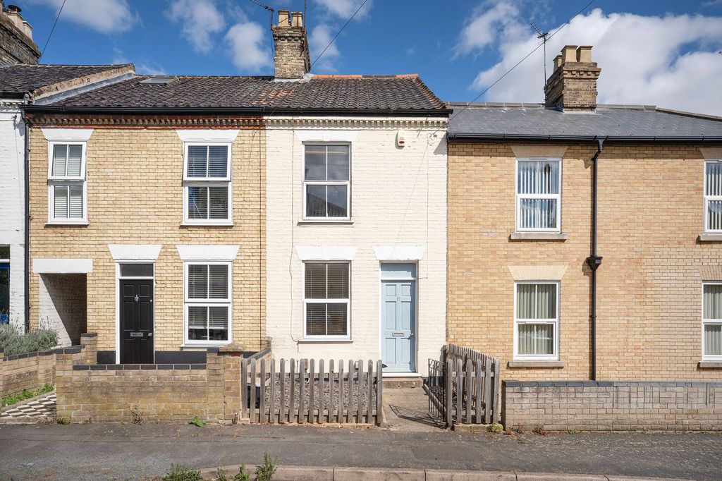 Property photo 1 of 18